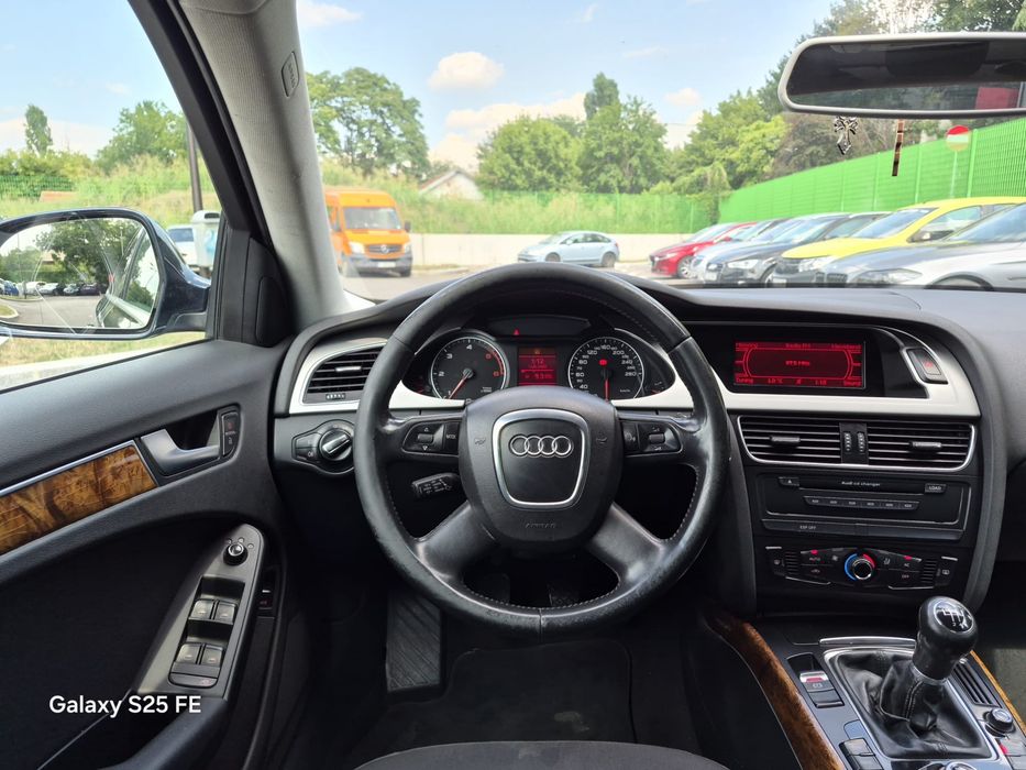 Vand AUDI A4 B8 2009