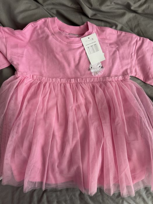 Продам  два новых платья ,  на 2 года