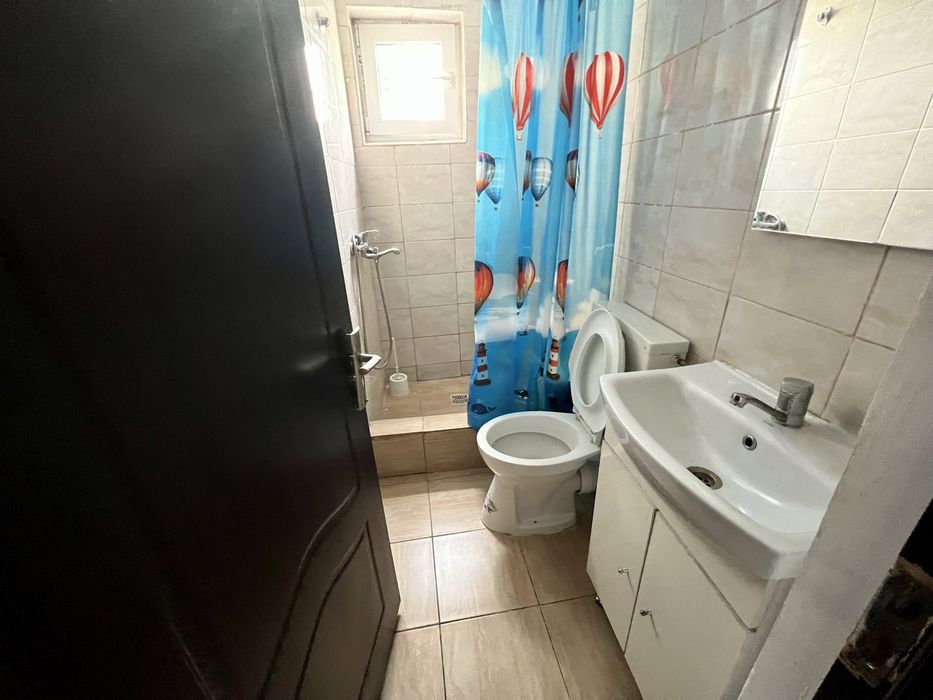 Camera chirie libera