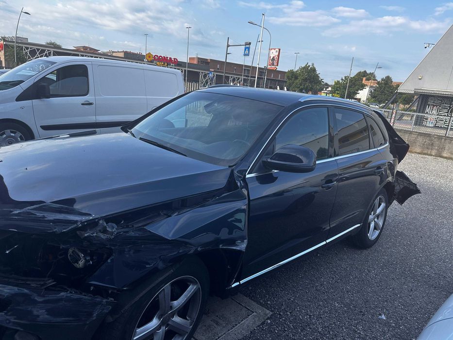Audi q5 accidentat