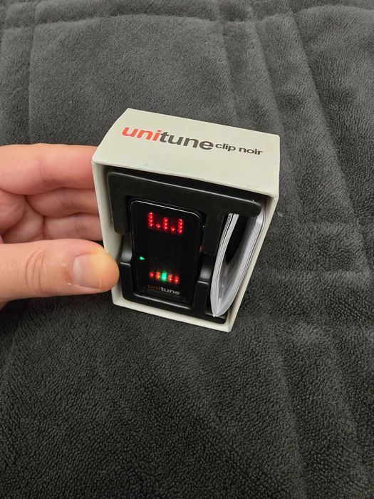 TC Electronic Unitune Clip Noir Кпип тунер