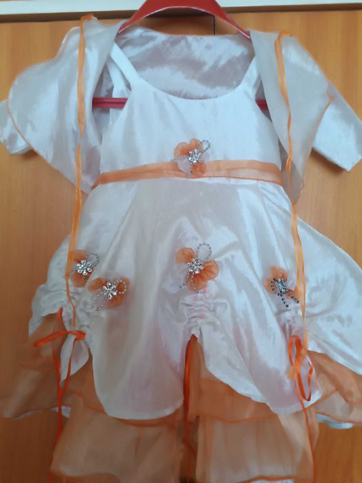 Роклички за малки принцеси