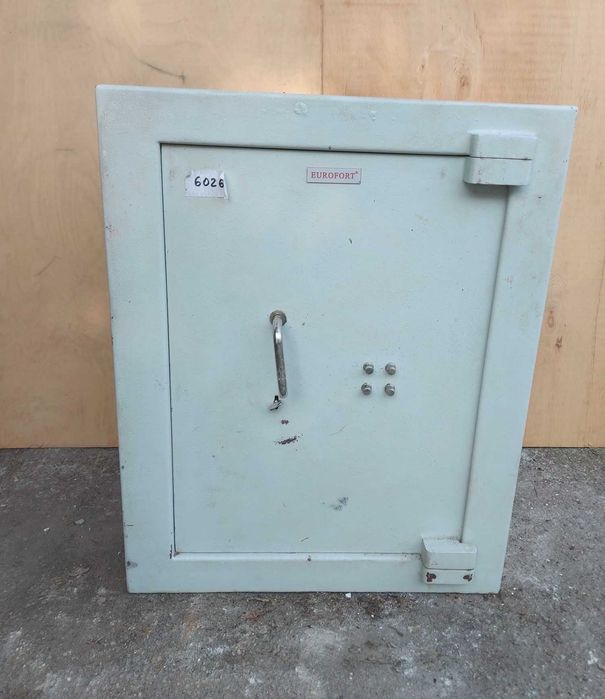 Seif metalic Burofort ideal pentru firmă, birou sau atelier; Dulap metalic