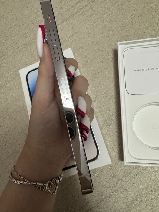 Продавам iPhone 14 Pro Max silver 256gb