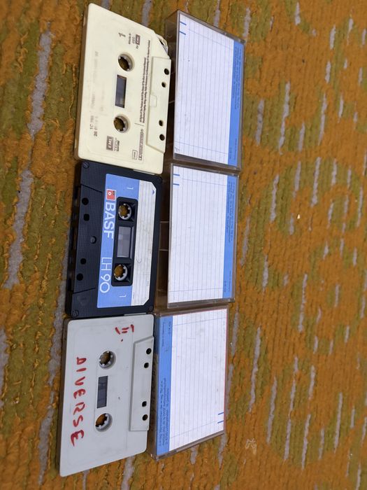Casete audio vechi – BASF LH90, EMI, casete în carcase