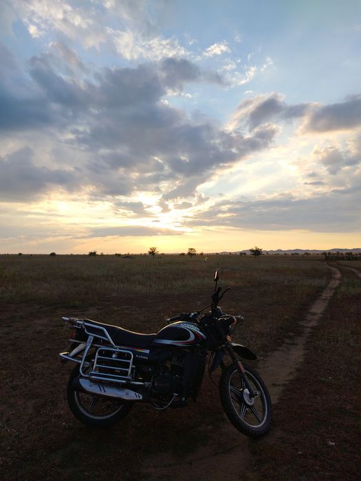 Продам мотоцикл 200 куб