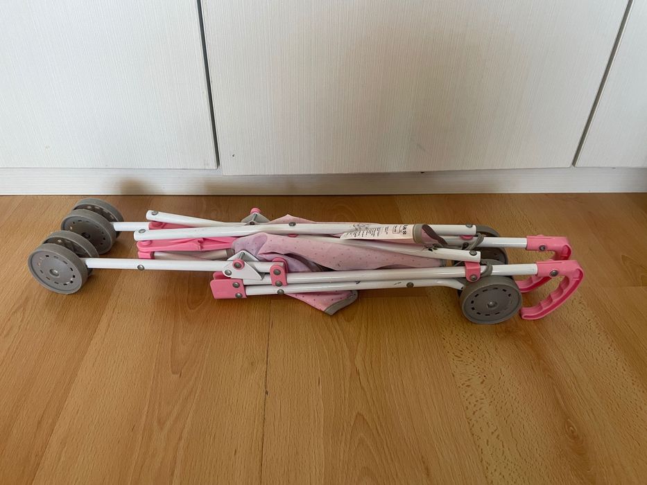 Продавам играчка количка за кукли