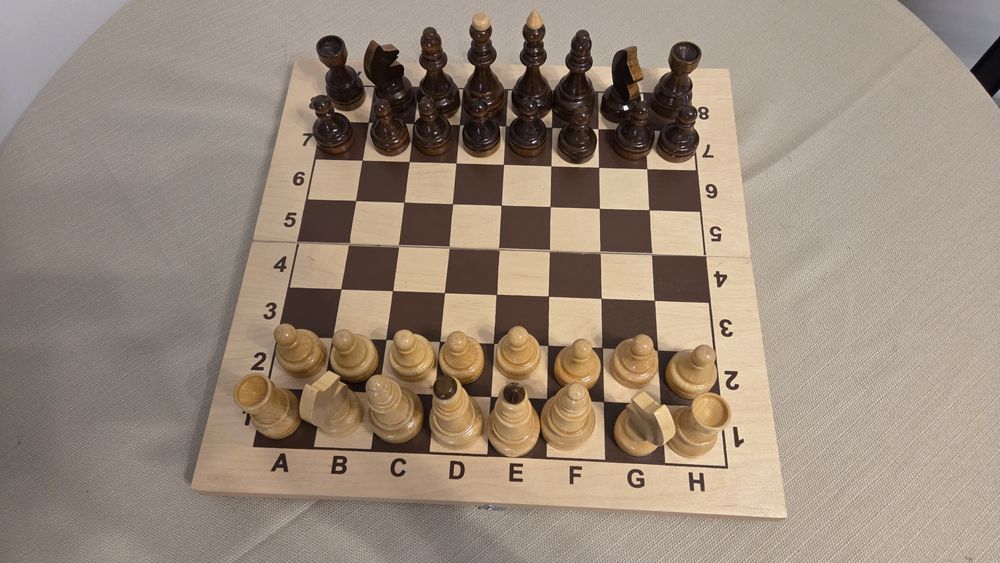 Шахматы деревянные