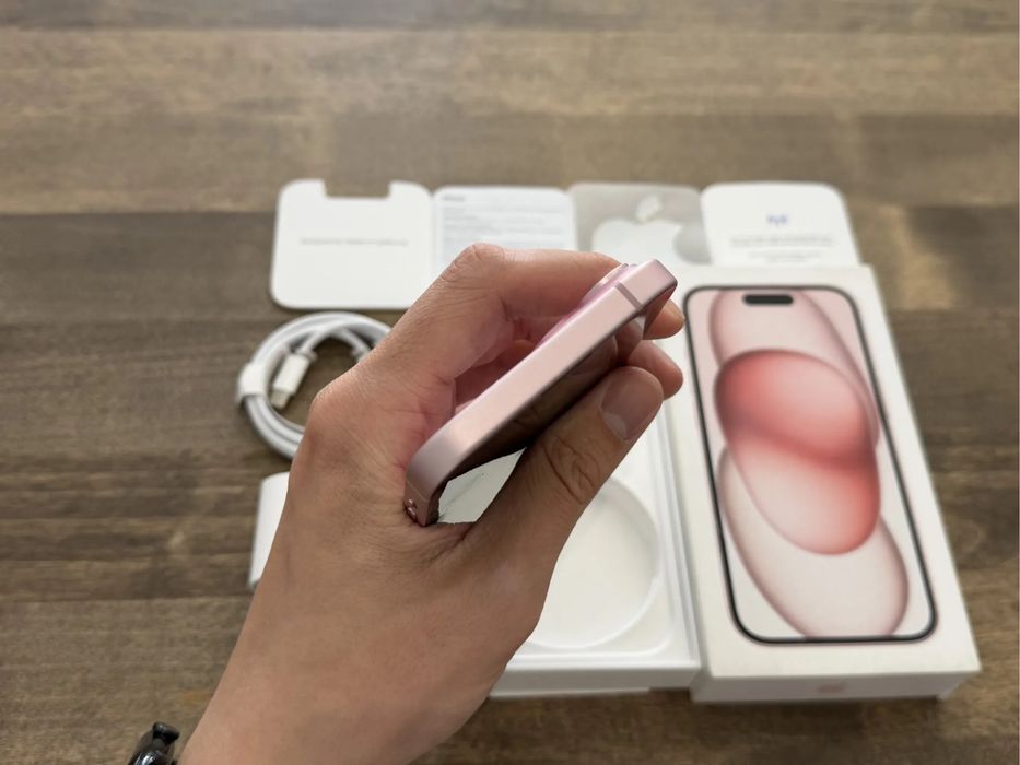 iPhone 15 в отличном состоянии
