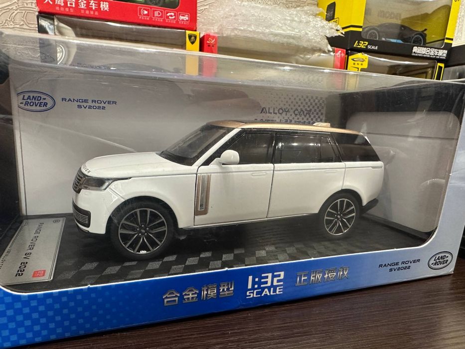 Range Rover 1.32! Металлическая модель со светом и звуком