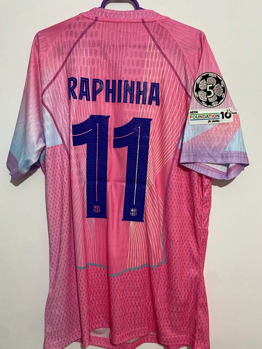 Tricou Barcelona editie speciala roz