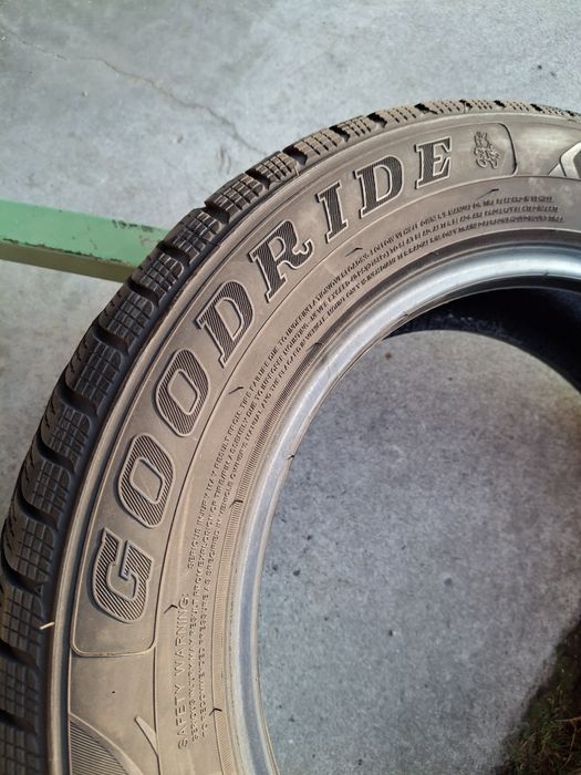 2 Anvelopele  de iarnă 185 65 r15 Goodride
