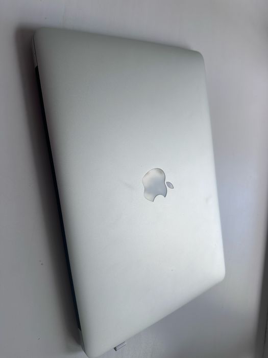 Macbook air 13. 2017г