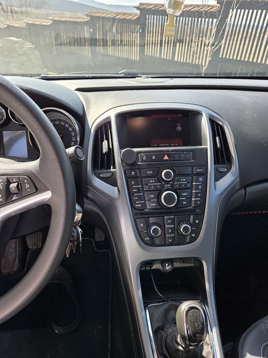 Opel astra j sedan 1.4 turbo