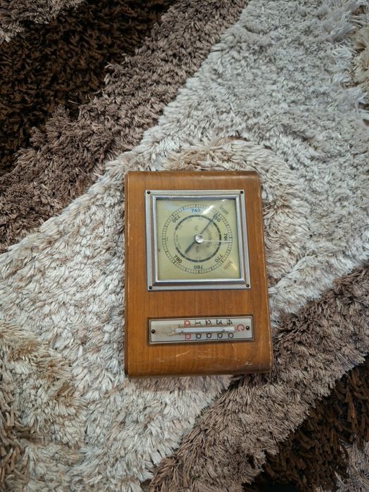 Statie meteo lemn cu barometru