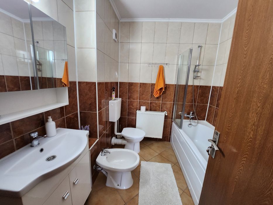Inchiriez apartament 2 camere, mobilat si utilat, Brasov