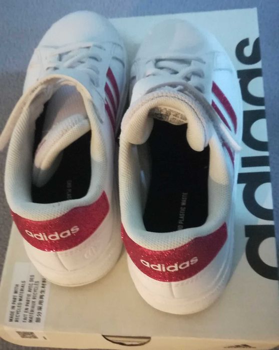 Маратонки за момиче ADIDAS 33-ти номер