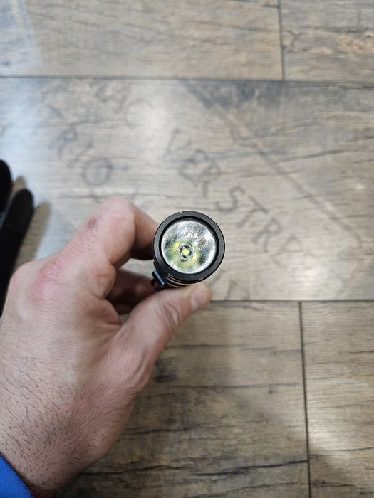 Тактически LED фенер iTP