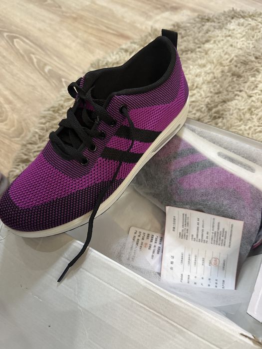 Продаю кросовки новые