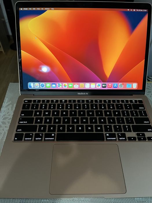 Macbook Air A2179 , model 2020, impecabil