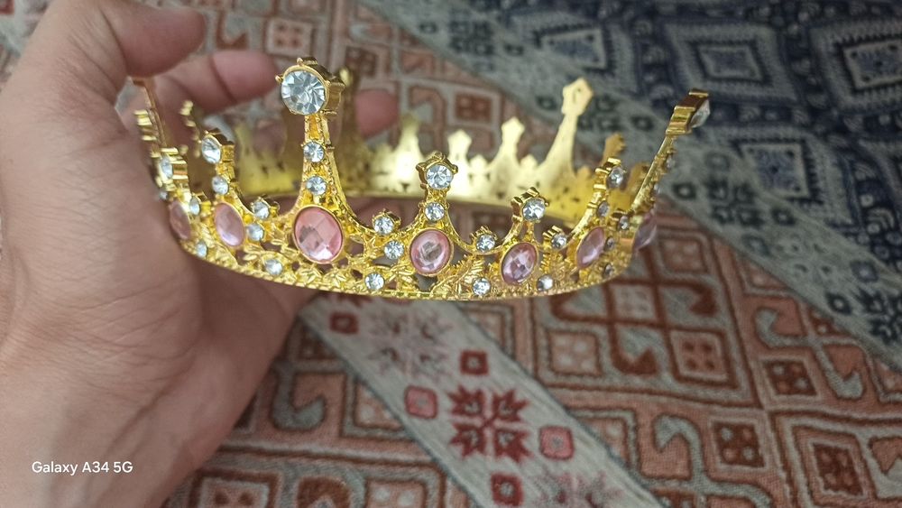 Продаётся короны для поздравление