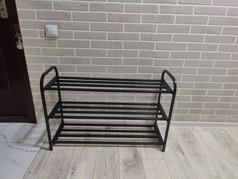 Продам металлическую обувницу