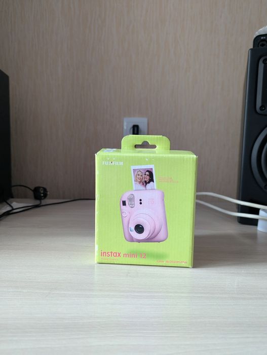 Продам мини полароид fujifilm instax