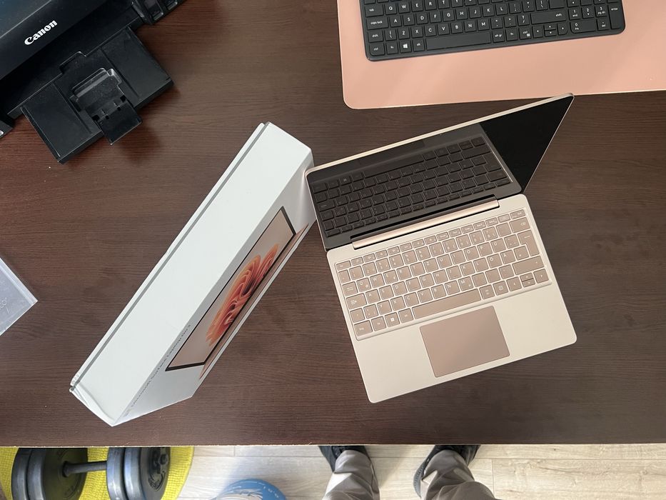 Microsoft surface laptop go3 - gold - CA NOU -13 cicluri de incarcare
