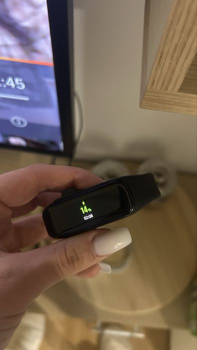 Смарт гривна