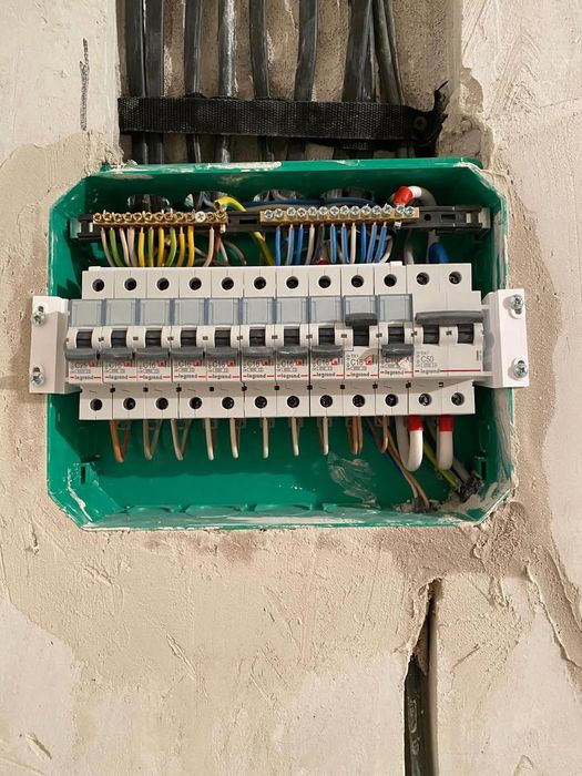 Электрик,услуги электрика
