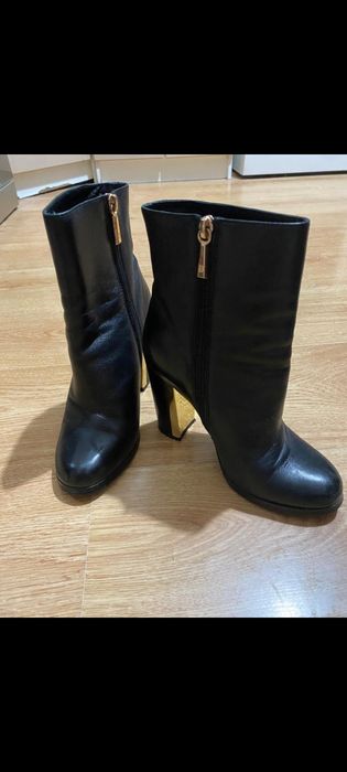 Продаю полу сапоги