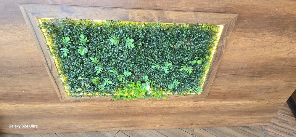 Panou decorativ cu verdeata artificiala