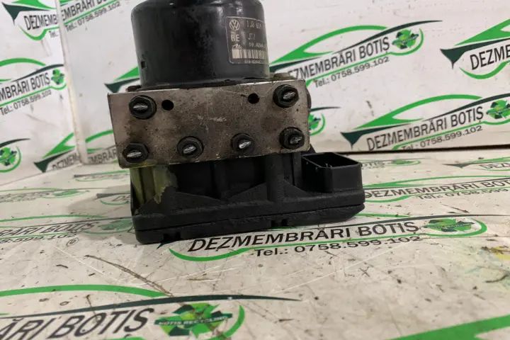 Pompa ABS 1J0 907 379 Q Volkswagen VW Golf 2002 1.4 MT (75 hp)