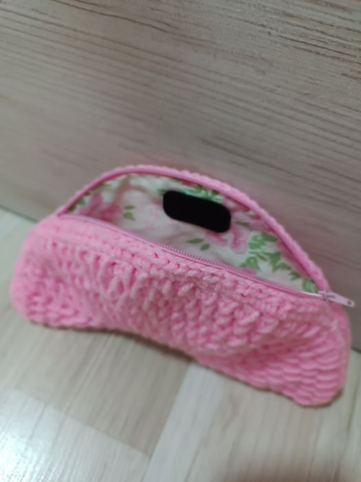 Плетен несесер с цип