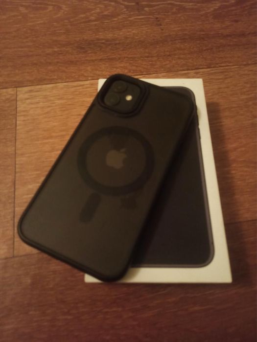 Продам айфон 11