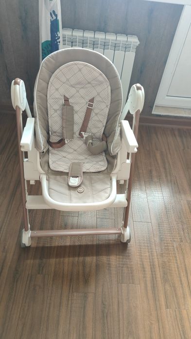 Продам детский стульчик happy baby berny v2