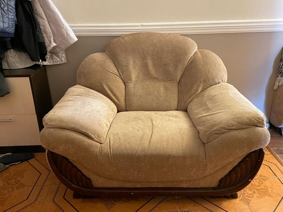 2 дивана и кресло