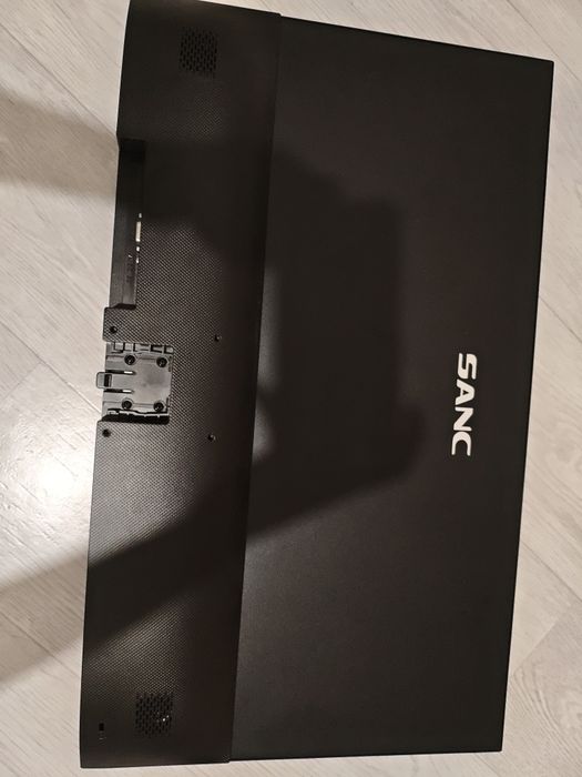 «Не работает матрица, на запчасти»