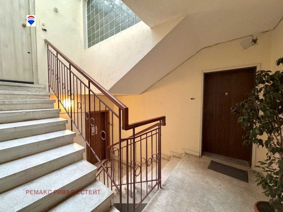 Тристаен апартамент за продажба кв. Ялта