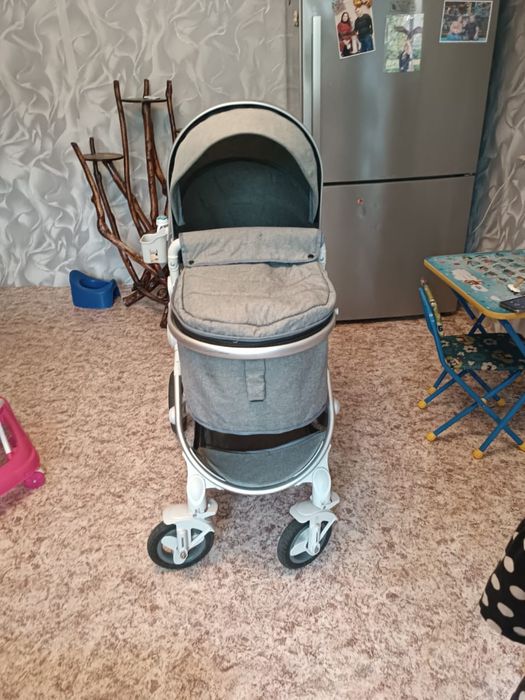 Коляска. В хорошем состоянии!