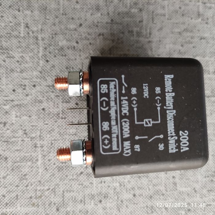 Интелигентен прекъсвач/ключ маса/ с дистанционно управление.