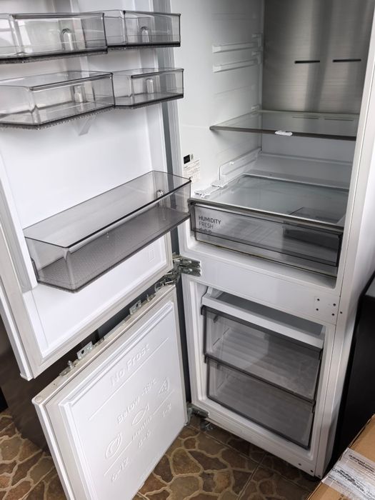 Combină frigorifică încorporabilă Samsung BRB26713DWW/EF, No Frost, Clasa D, Metal Cooling