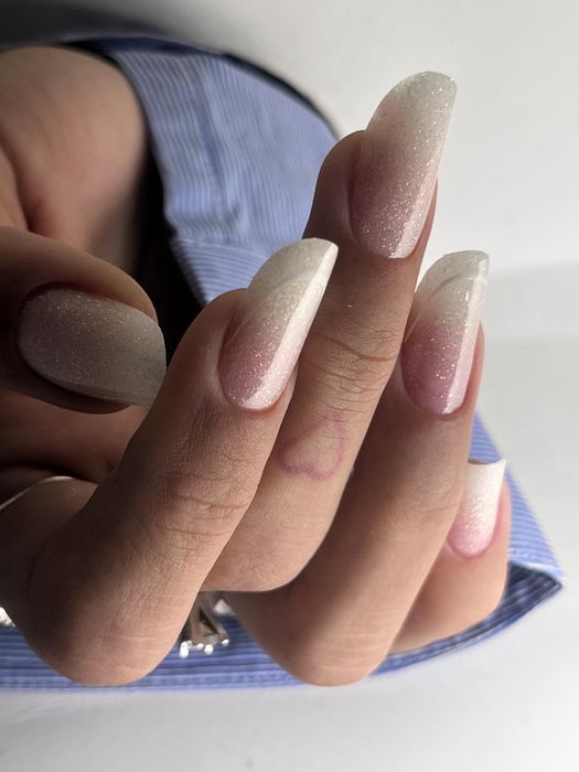 Manichiură semipermanentă, construcție gel & pedi REDUCERE 20 RON