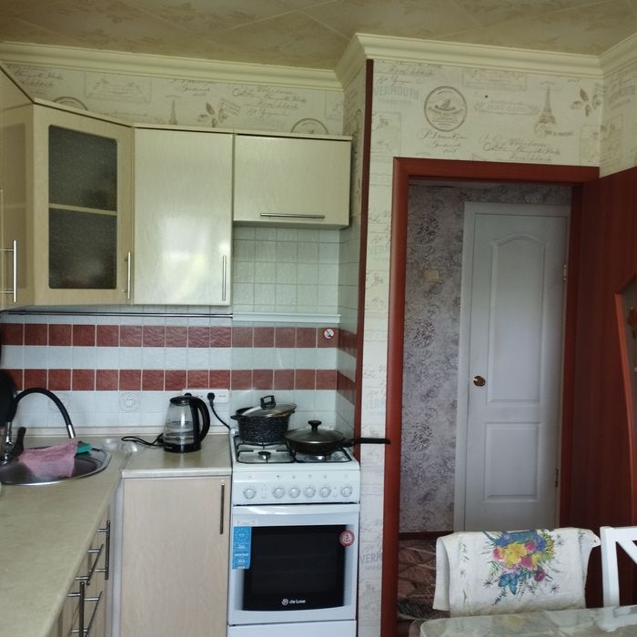 Продам квартиру в с . Якорь