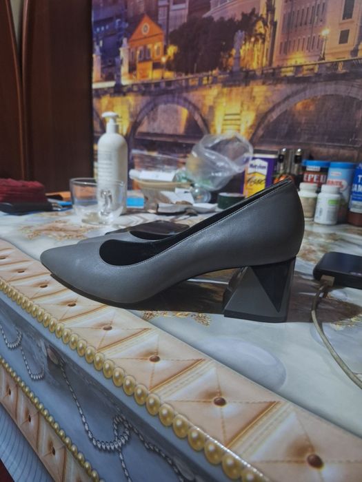 Продам туфли новые