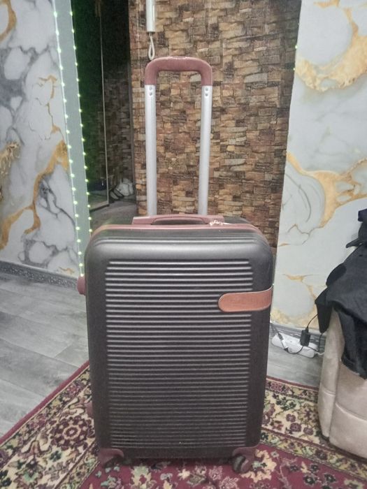 Продам дорожный чемодан, 40×60