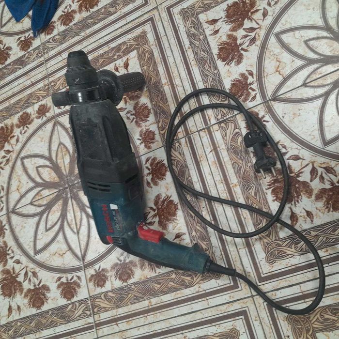 Bosch перфоратор номер лота 469530