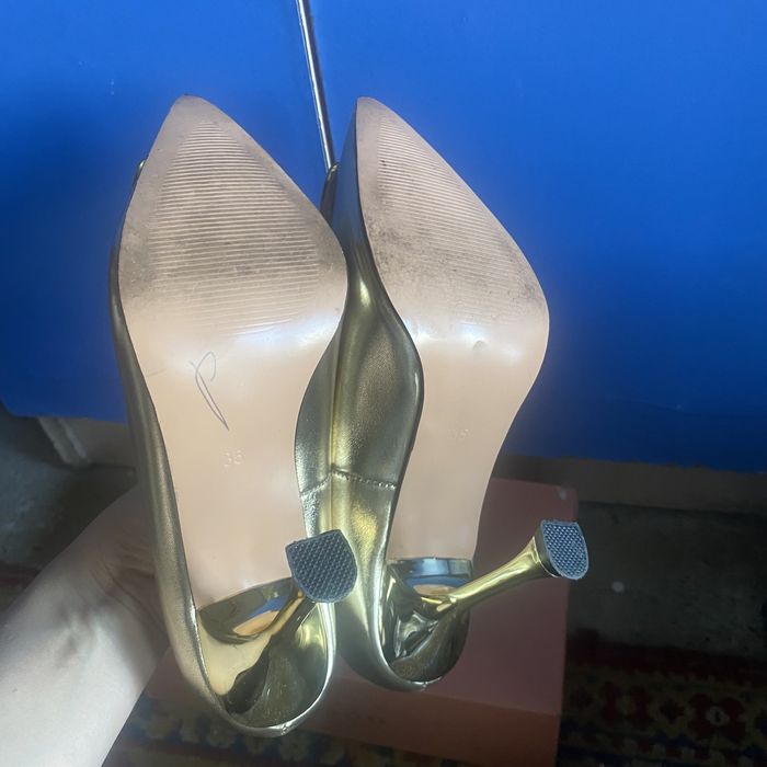 Туфли золотистый 35размер