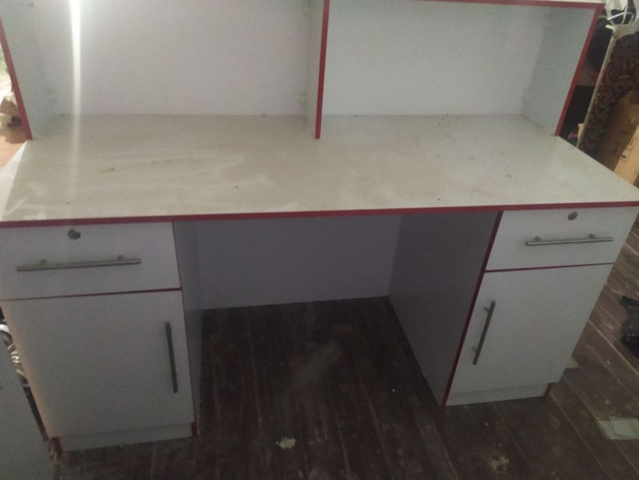 Magazin uchun mebel