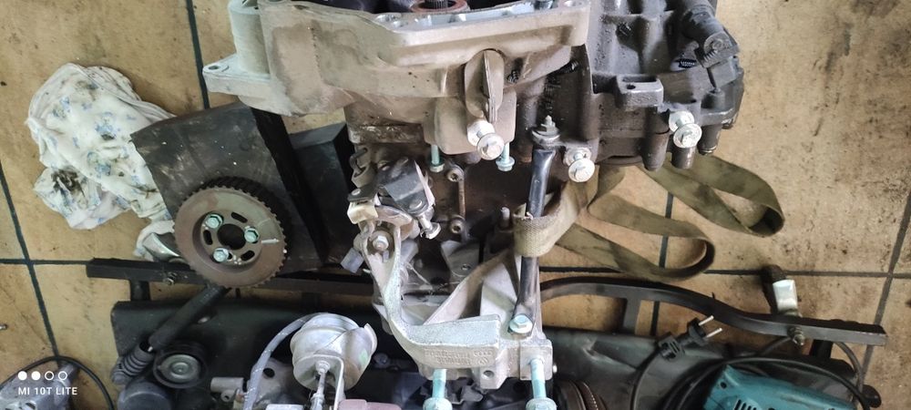 скорстна кутия Леон ASV 1,9 110hp